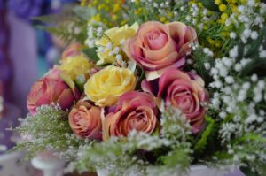 Kwiaty sztuczne - wszystko, co trzeba wiedzieć na ich temat