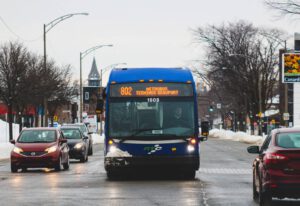 Co się zyskuje, wybierając bus do Niemiec od drzwi do drzwi?